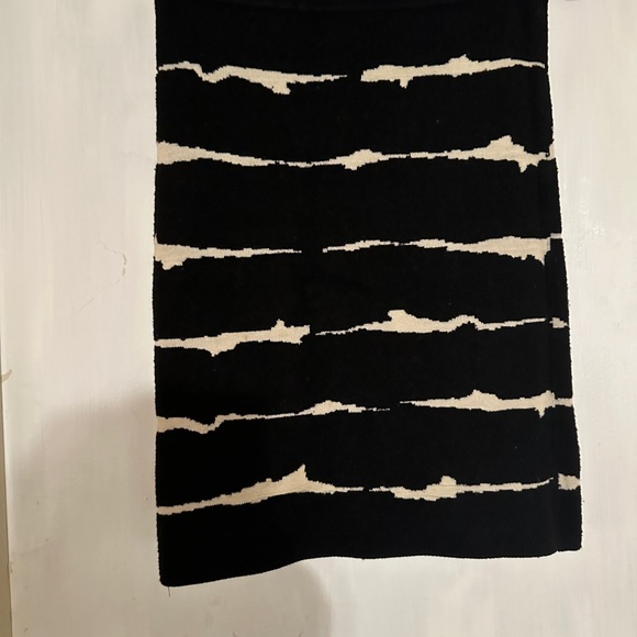 Escada Women's Black and White Skirt - Picture 6 of 6